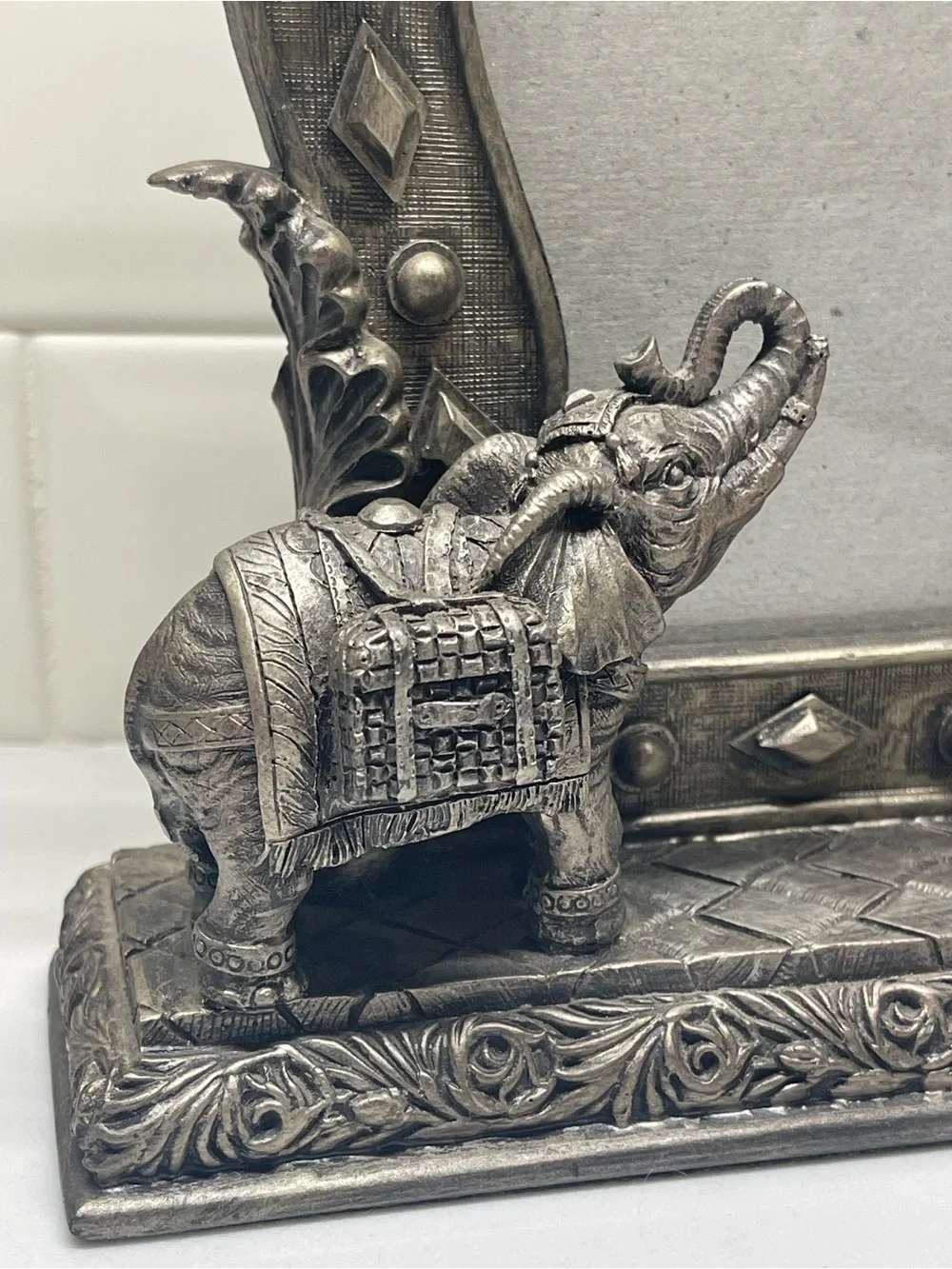 N/A ornate silver